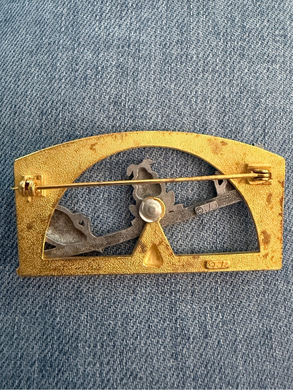 Jonette Vintage Brooch Pigs on Articulated See Saw - Picture 4 of 5